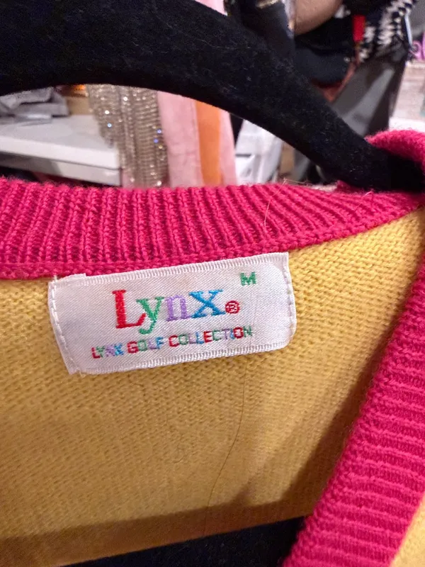 Lynx Golf collection wool Scene‎ Knit Sweater Vest - Yellow & Pink med - Image 5