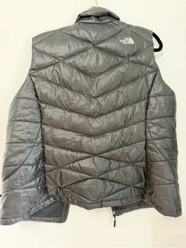 The North Face Women's 550 Down Fill Puffer Insulated Vest Silver XL - Image 4
