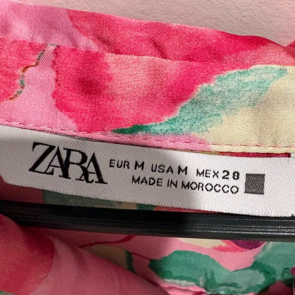 Zara Pink Floral Silky Button Up Blouse Size Medium - Image 5