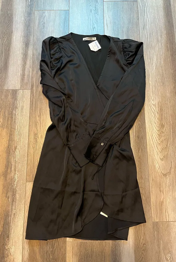 NWT Abercrombie & Fitch Long Sleeve Satin Drapey Dress - Image 2