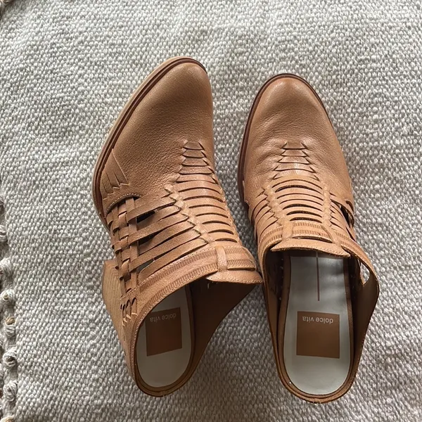 Dolce Vita ankle boots in SZ 6.5 - Image 5