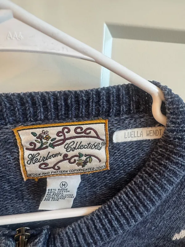 Vintage Heirloom Collectibles Sweater - Image 3
