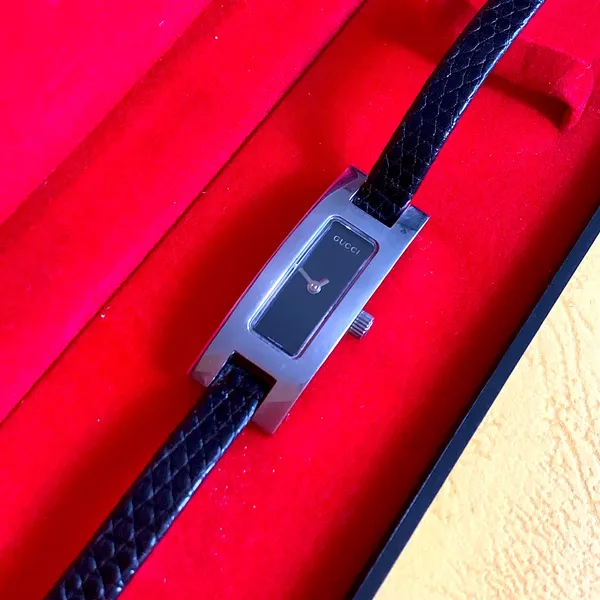 Super CUTE ❤️ GUCCI watch❤️ - Image 2