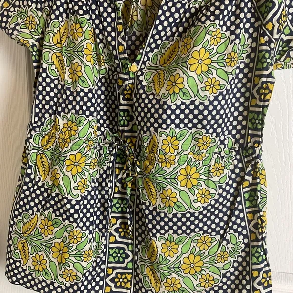 Floral Print Women's Top 100% cotton size medium - Image 4