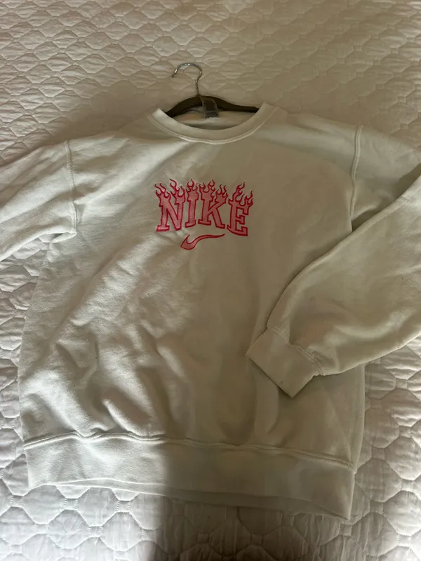 Embroidered Crewneck Logo White - Image 2