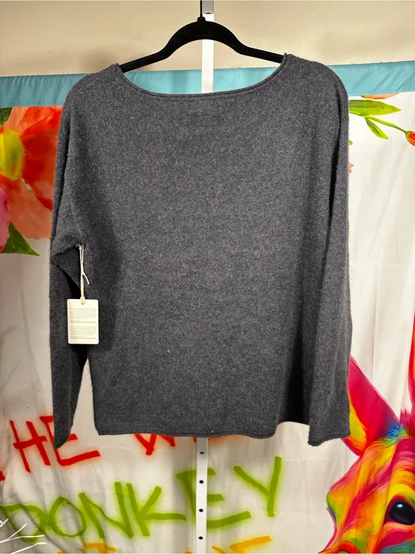 B147. Nordstrom Women's Gray cashmere Crewneck Sweater - Image 4