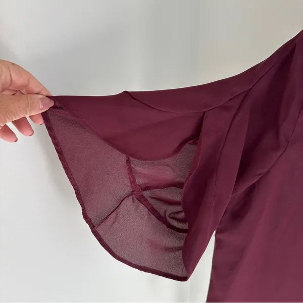 LOFT Deep Burgundy Short Sleeve Mixed Media Blouse Size Medium - Image 3