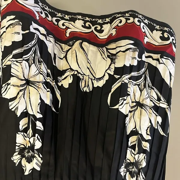 White House Black Market Black Floral Lined Pleated Elastic Waist Skirt- Medium - Image 6