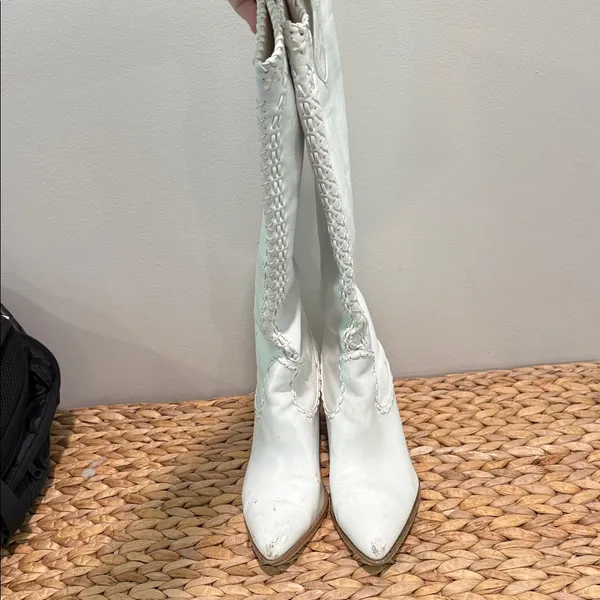 Billini White Heeled Boots Size 9 - Image 3