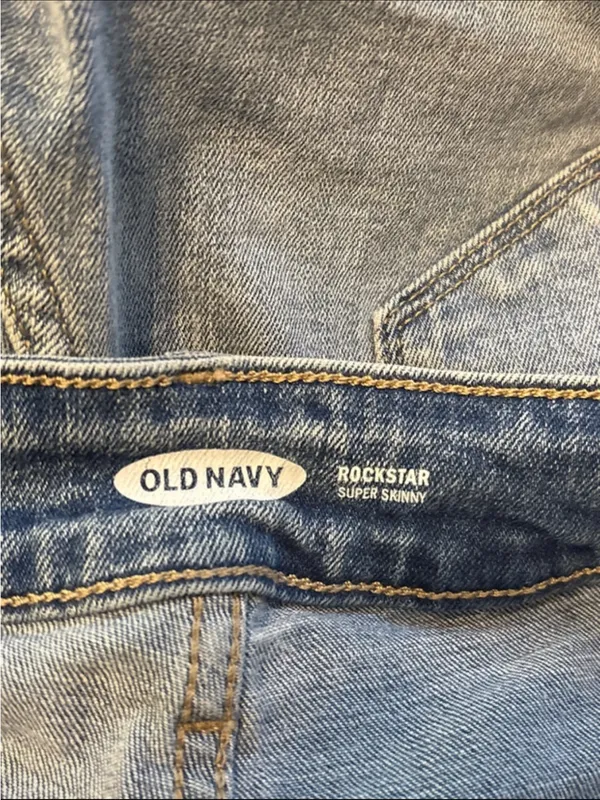 Old Navy size 16 short super skinny jeans - Image 3