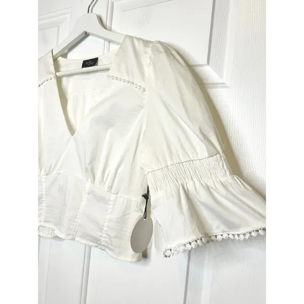 Milk & Honey NEW Puff Sleeve Crop‎ Top Large Pom Pom V-Neck - Image 2