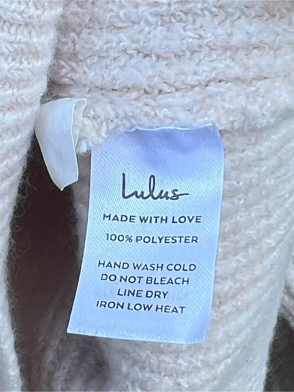 Lulus Cream Cable-Knit Sleeve V-Neck Sweater Size Medium NWT - Image 10