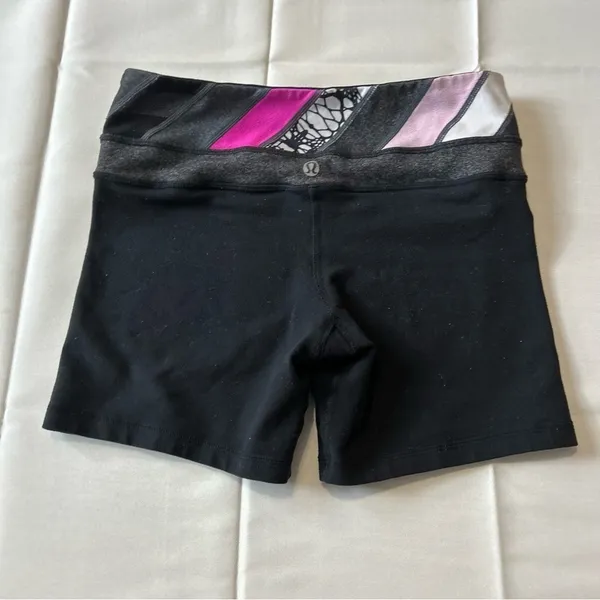 Lululemon Groove Short Reversible Athletic Black & Pink Women’s Size 4 - Image 2