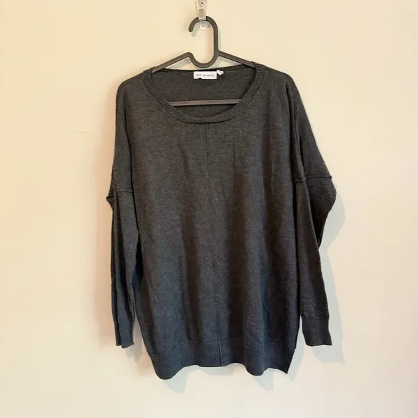 525 America Sweater Size Small Gray Solid Scoop Batwing Long Sleeve Wool 1912 - Image 2