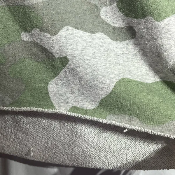 Aerie camo half zip sweatshirt, size Medium with raw hem - Image 4