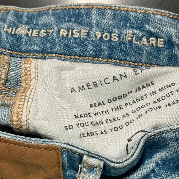 American Eagle Outfitters‎ Jeans High Rise 90s Flare Light Wash Size 6 Short - Image 4