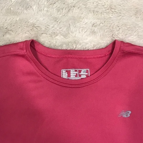 New Balance Lightning Dry top Size Small - Image 2