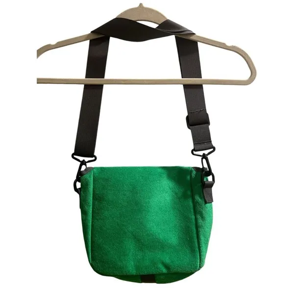 ✨WKND Skateboard Terry Shoulder Bag 'Green'✨ - Image 4