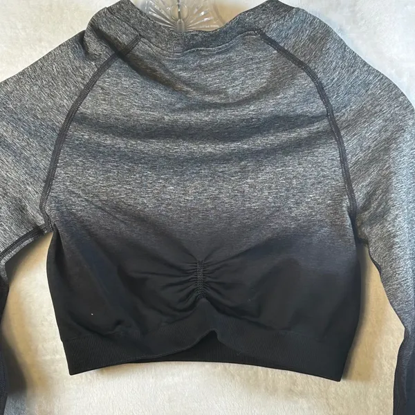 Gymshark Ombre Seamless Long Sleeve Crop Top‎ Black Grey Athletic Fit Women - Image 6