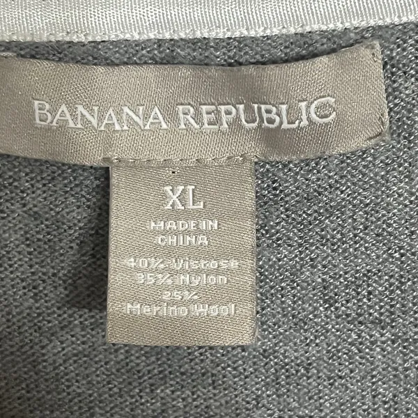 Banana Republic Women's Merino Wool Blend Gray Sweater Button Detail Size XL‎ - Image 4