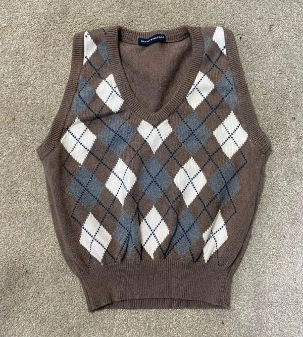 Brandy Melville sweater vest - Image 3