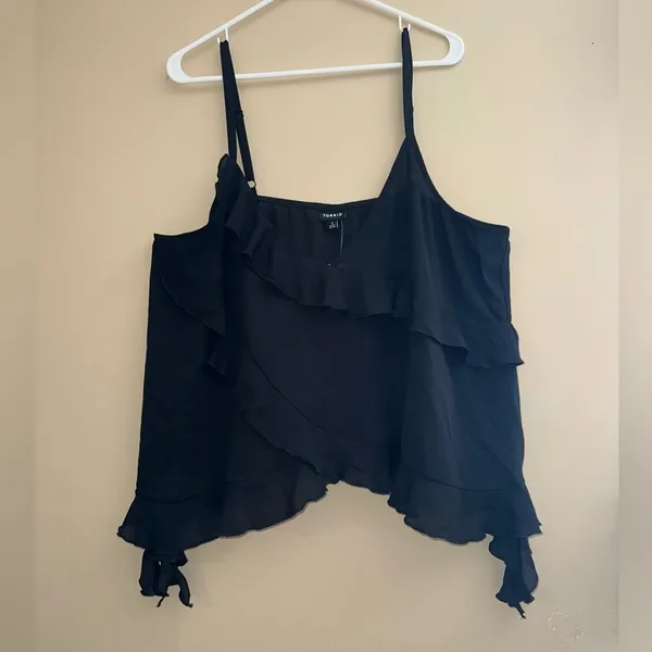 Torrid NWT Georgette Ruffle Cami Deep Black 1x v neck - Image 4