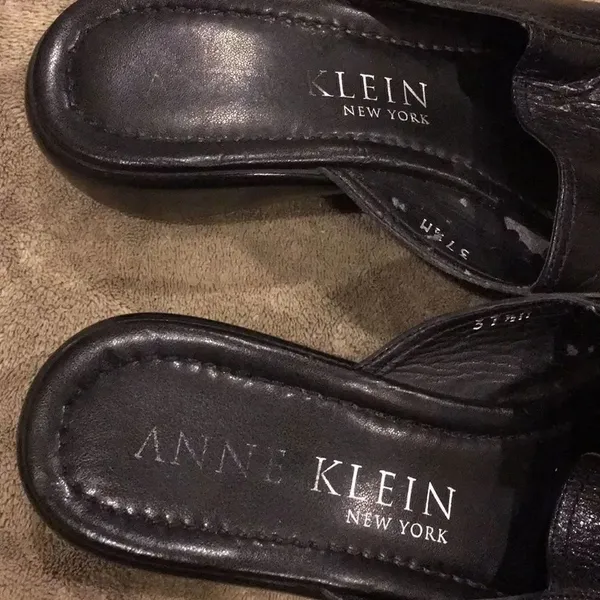 Anne Klein’s Black Leather Slip On Sandals - Image 3