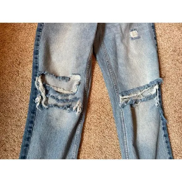 H & M Vintage Style Distressed Light Wash High Waist Mom‎ Jeans with Knee Rips - Image 3
