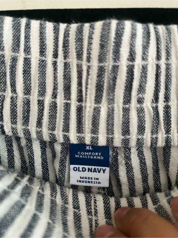 Old Navy Blue White Striped Elastic Waist Shorts XL Linen Blend Coastal Summer - Image 4
