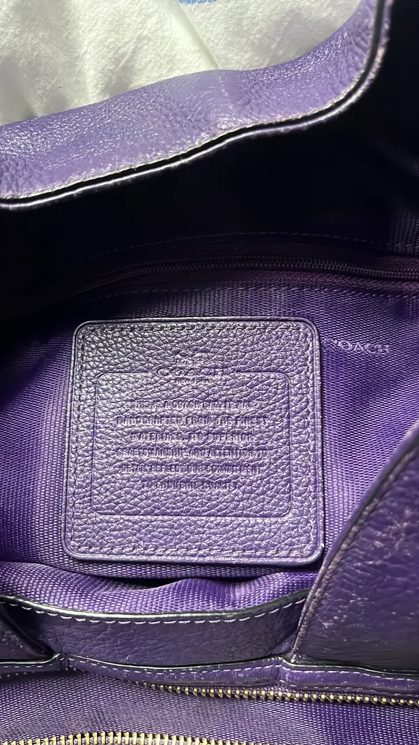 Purple Coach leather shoulder bag with gold hardware - Image 9