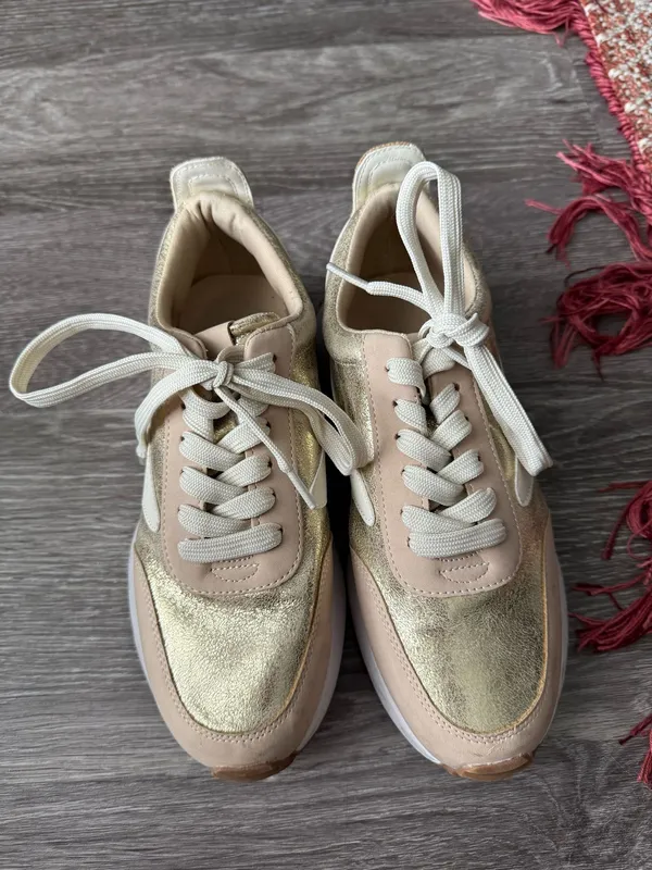 Project Cloud Shoes Gold Size 7.5 - Image 5