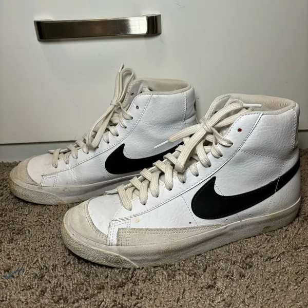 Nike Blazer Shoes - Image 3