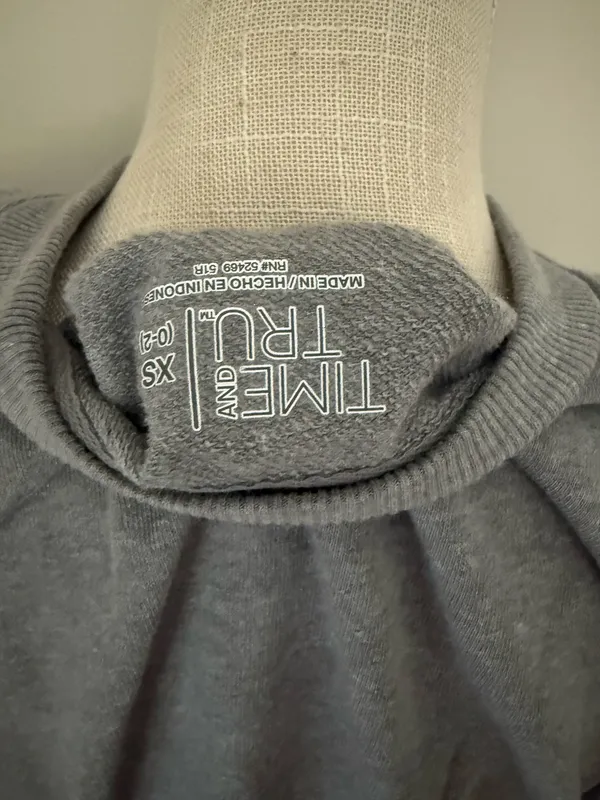 Time and Tru Sweatshirt - Image 8
