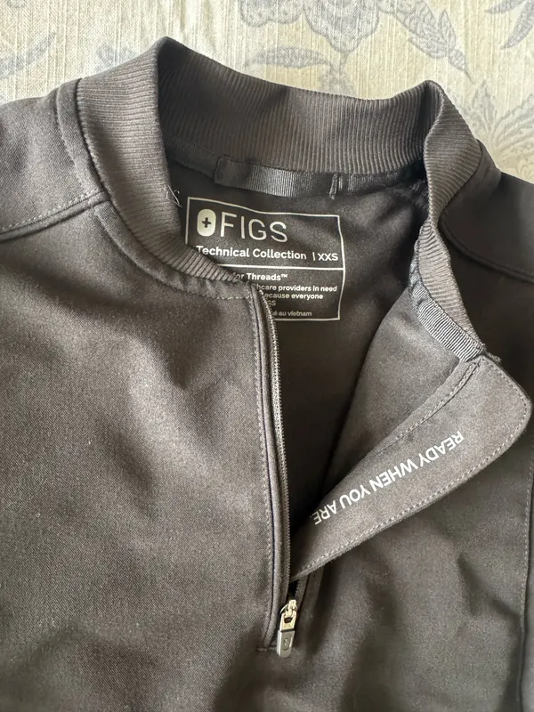 FIGS Black Scrub Top - Image 2
