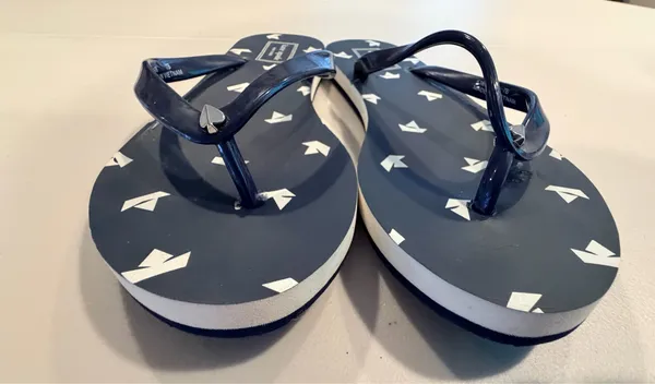 Kate Spade New York | ladies Fiji flip-flop sandals. Size: 7B - Image 2