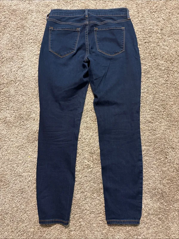 Old Navy Women’s Dark Wash‎ Rockstar Super Skinny Denim Jeans Size 6 Short - Image 6