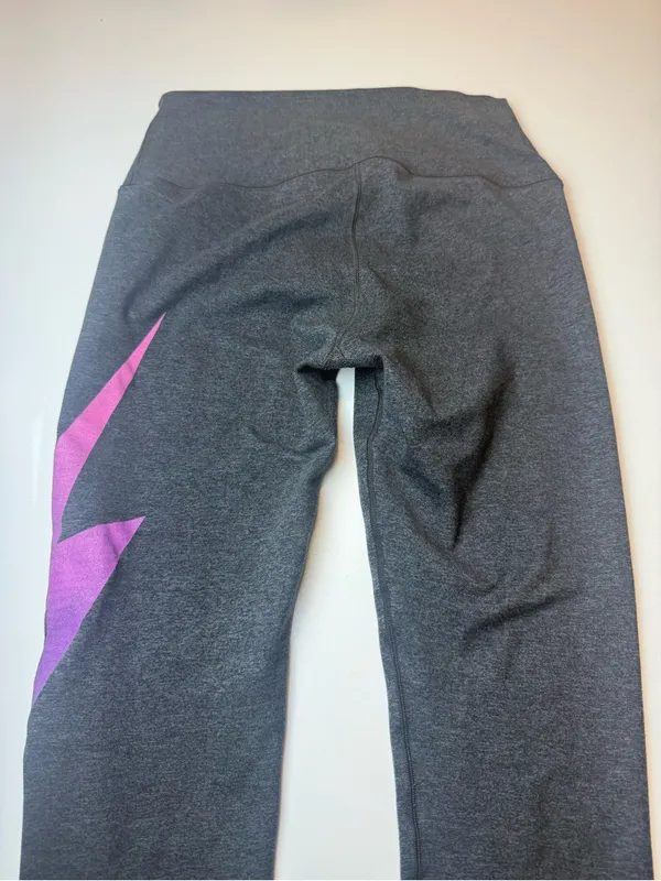 Aviator Nation Charcol Capri Leggings with Purple‎ Size Small - Image 4