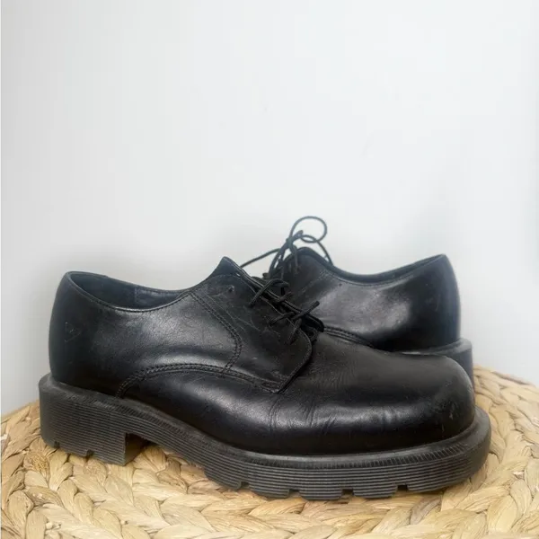 Vtg Dr. Martens Oxfords Lace Up Shoes Black Leather Derby Made in England Chunky - Image 2