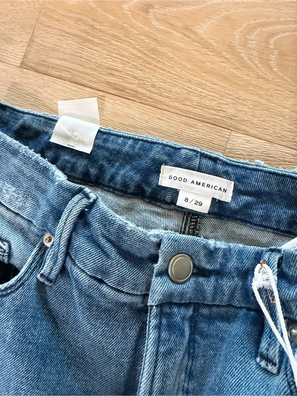 Good American Good Curve Straight Blue Jean 8/29 NWT $155 - Image 5
