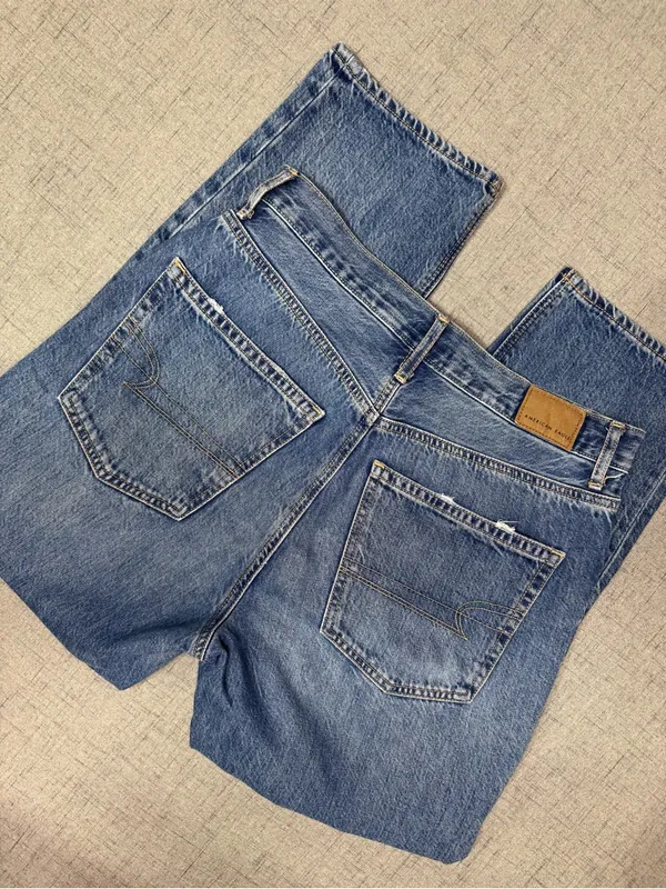 American Eagle 90s Boyfriend Jeans Size 4 Short - Image 10
