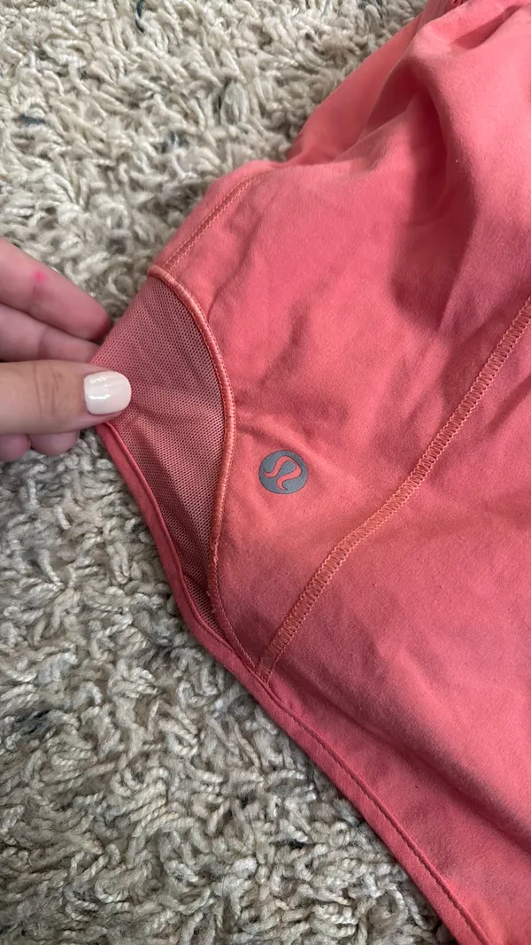 Lululemon Shorts Hotty High-Rise Hot 4" - Image 4