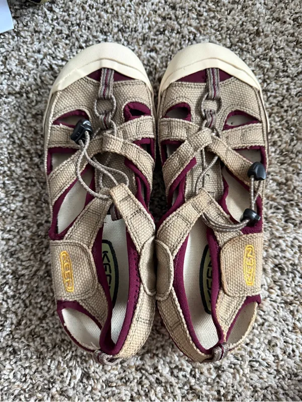 KEEN Women's Beige sandals - Image 4