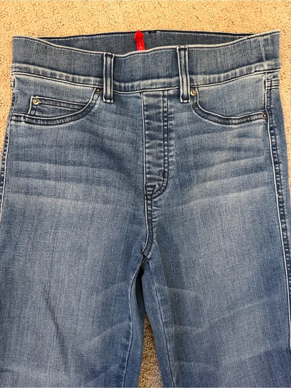 Spanx Classic High-Rise Crop Kick-Flare Jeans - Medium - Image 4