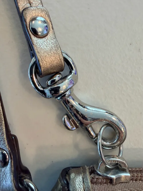 Coach | Gold Signature C Wristlet Bag. - Image 6