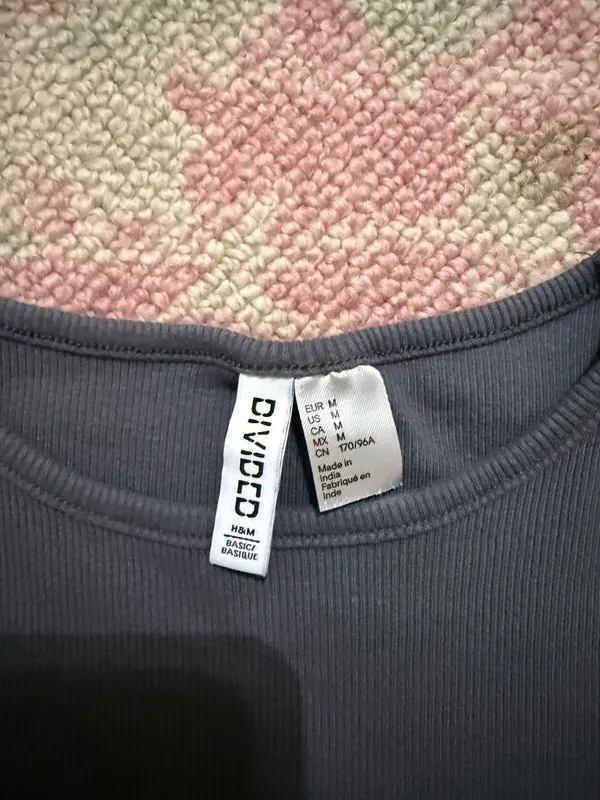 H&M Baby Tee - Image 2
