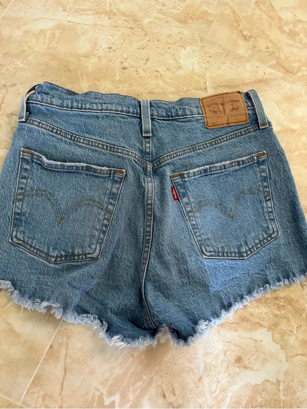 Levi's 501 jeans shorts button fly spring summer beach - Image 2