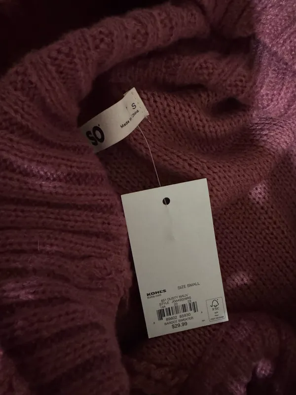 Old navy sweater  - Image 2