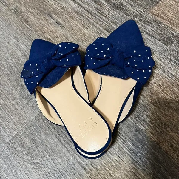 Crown & Ivy Embellished Bow Mule Flats – Size 6 - Image 2