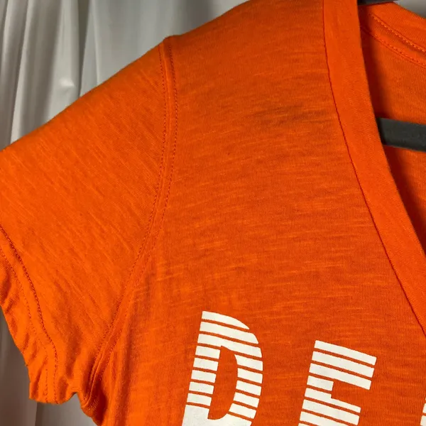 Denver Broncos‎ NFL Womens T Shirt Large Orange Football V Neck Tee - Image 4
