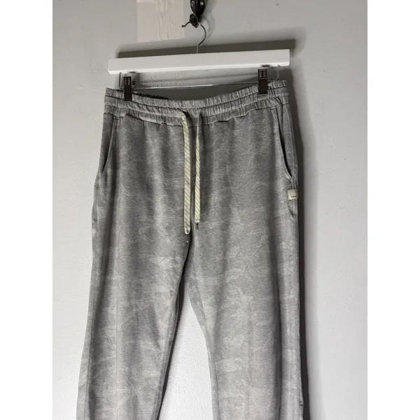 Vuori Heather grey camo performance joggers‎ women's size small - Image 3
